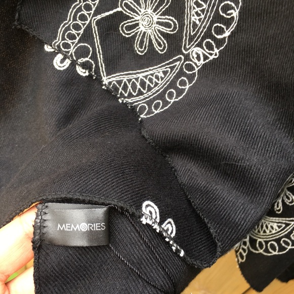 Memories brand Wrap |Black and white | NWT - Picture 6 of 8